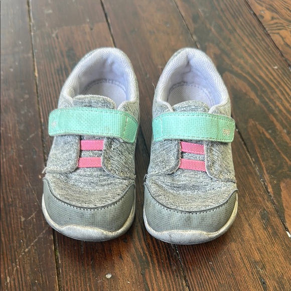 See Kai run Kids Gray and Pink Shoes - Picture 1 of 4